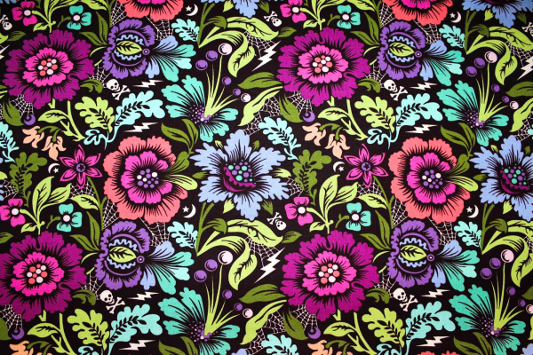 Designer-Baumwollstoff Nightshade deja vu – Spider Blossom(10 cm)
